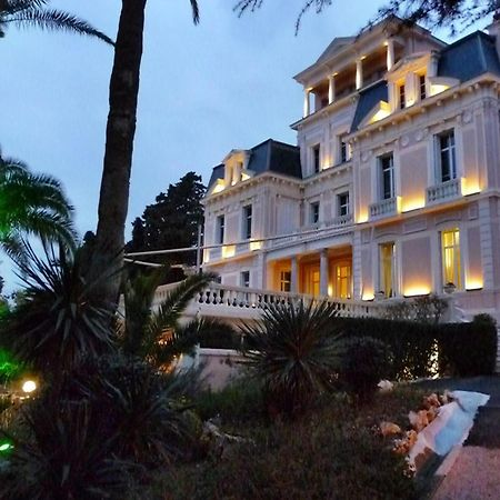 Hotel Les Tourelles Σαιντ-Μαξίμ Εξωτερικό φωτογραφία