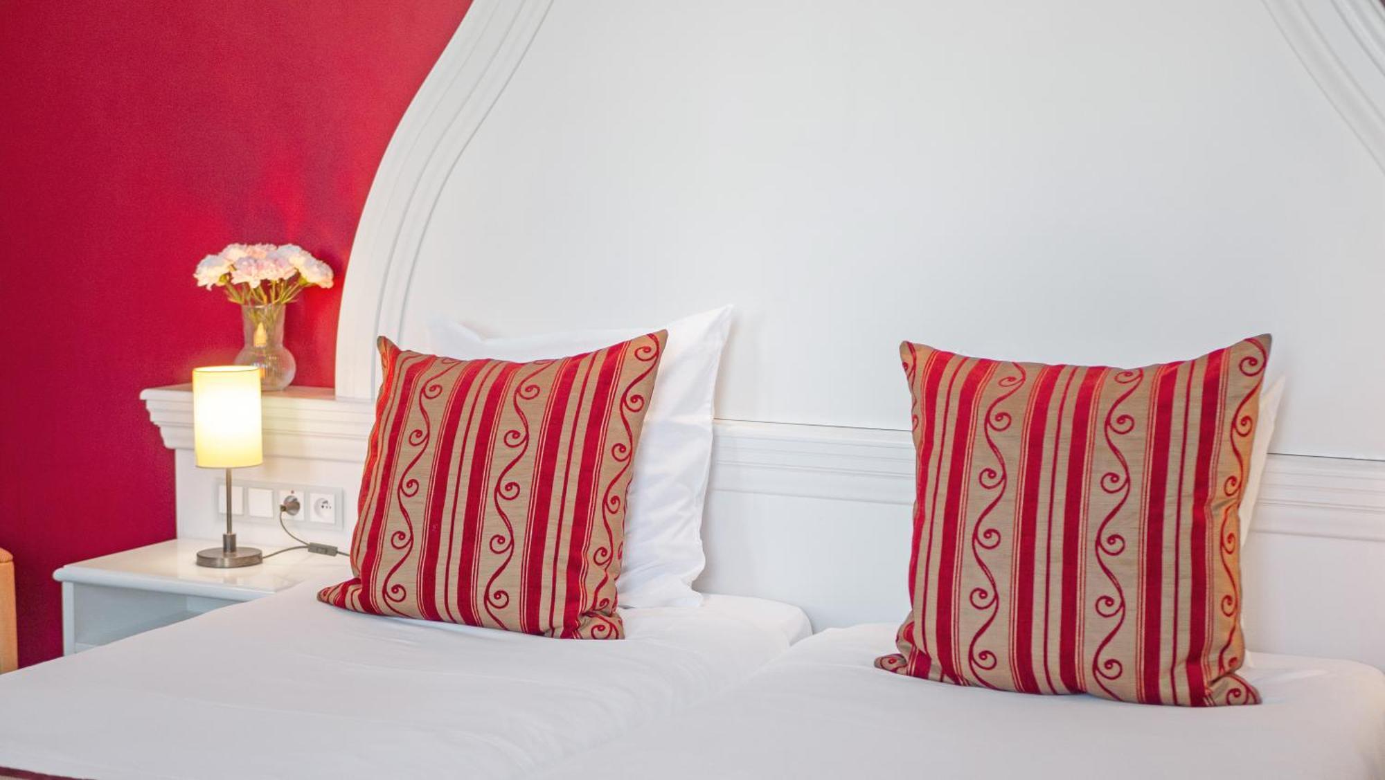 Hotel Les Tourelles Σαιντ-Μαξίμ Εξωτερικό φωτογραφία