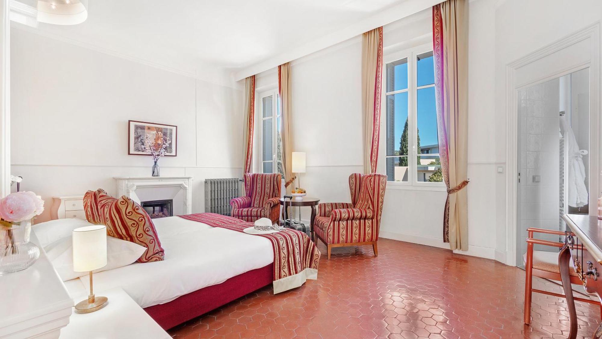 Hotel Les Tourelles Σαιντ-Μαξίμ Εξωτερικό φωτογραφία