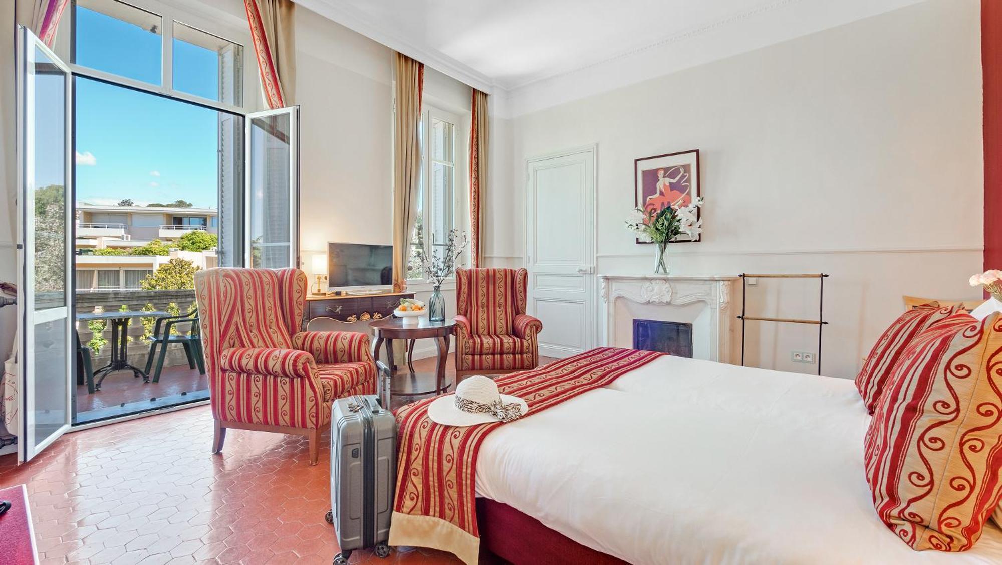 Hotel Les Tourelles Σαιντ-Μαξίμ Εξωτερικό φωτογραφία