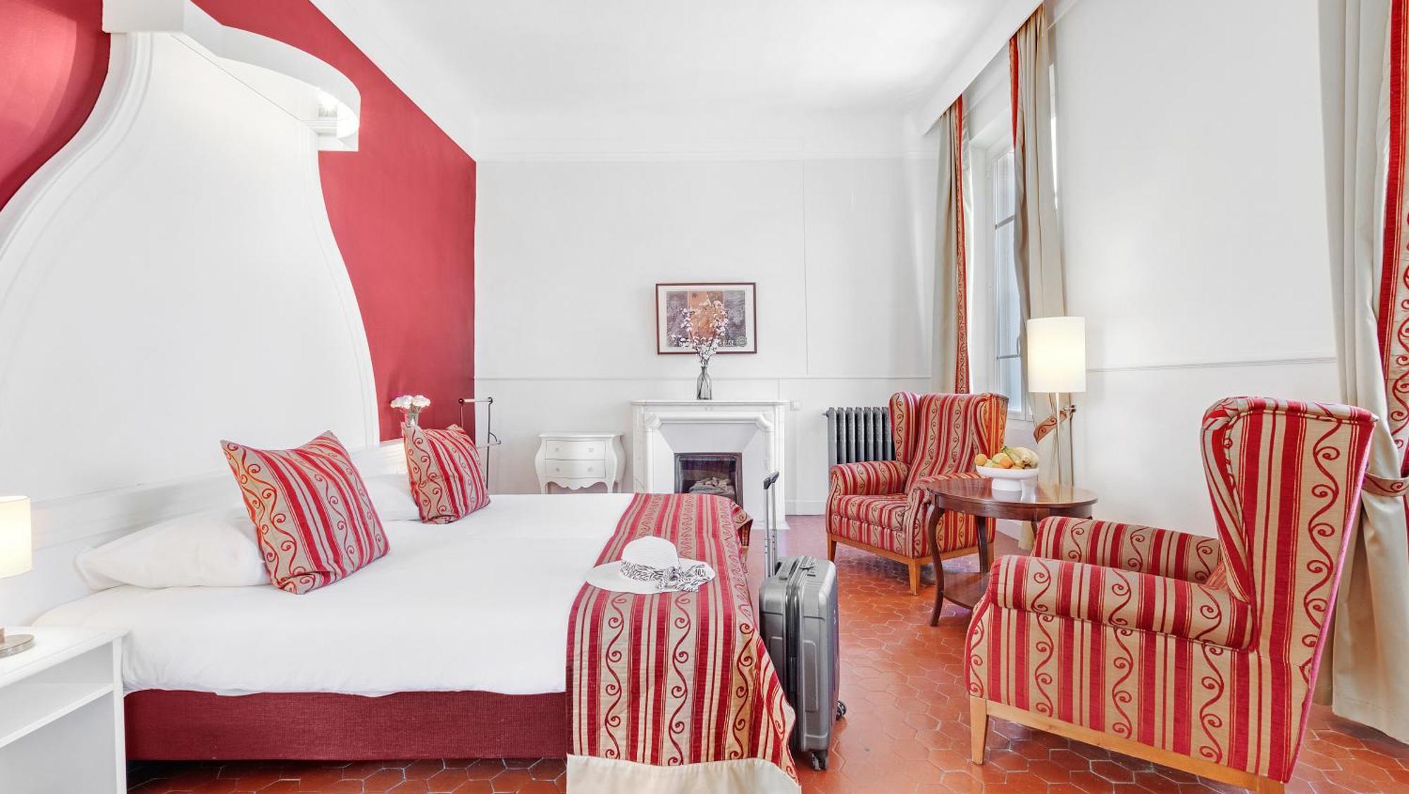 Hotel Les Tourelles Σαιντ-Μαξίμ Εξωτερικό φωτογραφία